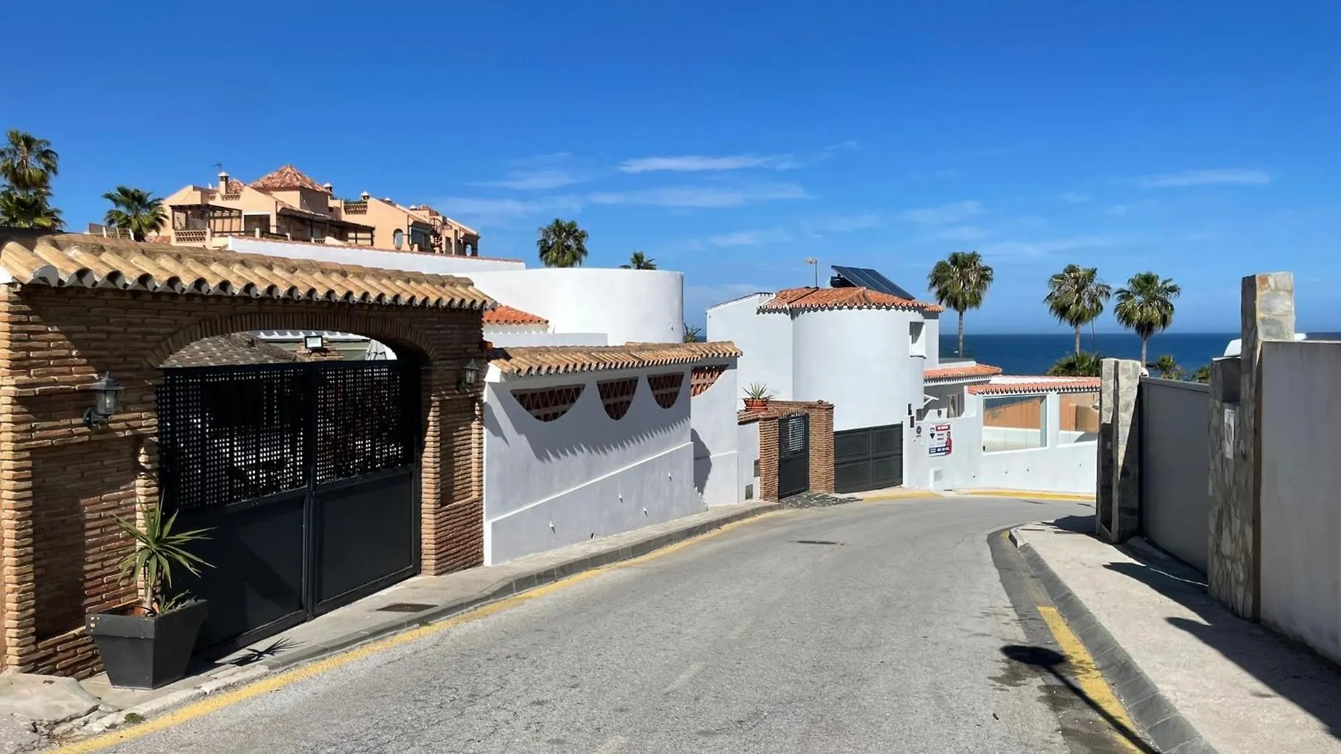 Villa A 100 Metros De La Playa El Faro 0*,